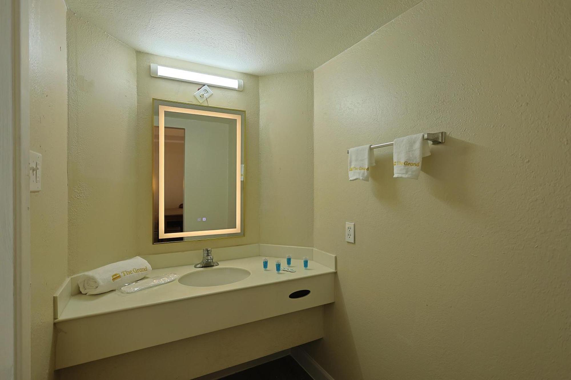 The Grand By Capital O Texarkana I-30 Bagian luar foto
