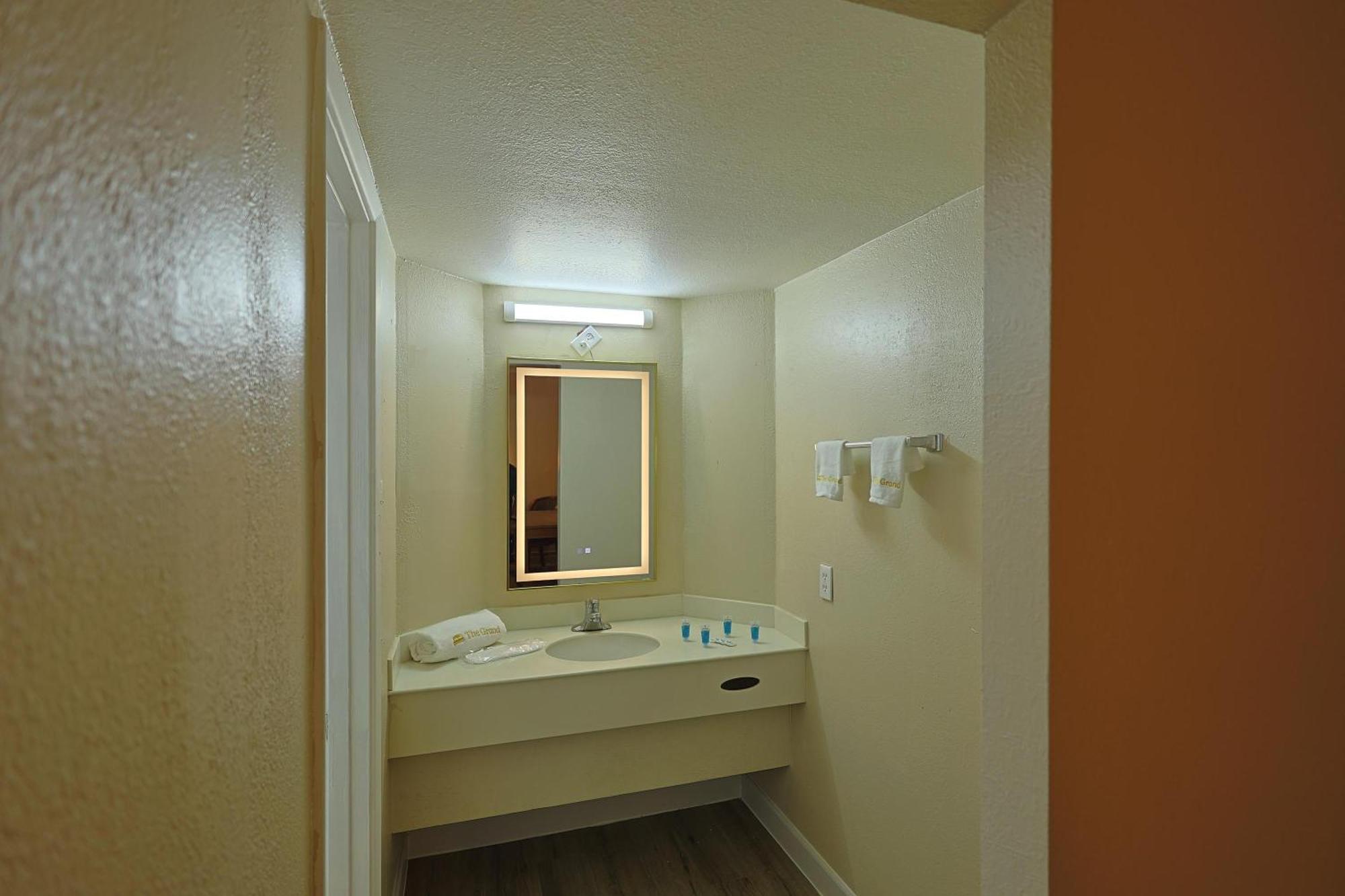 The Grand By Capital O Texarkana I-30 Bagian luar foto